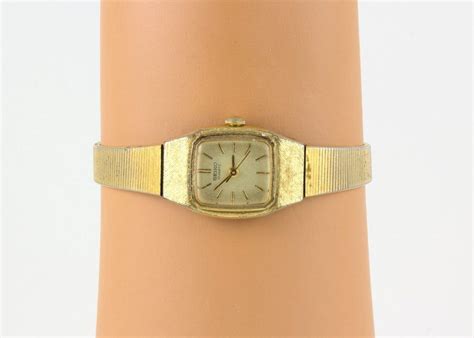 $49.95 Seiko wrist watch Ladies Bracelet style band Gold metal Quartz ...