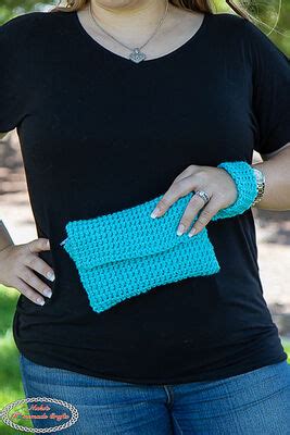 Crochet Patterns Galore - 3 Pocket Wristlet Purse