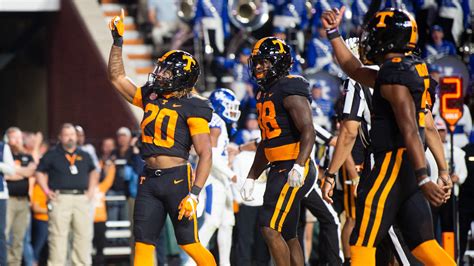 Tennessee football to wear all-black uniforms against South Carolina