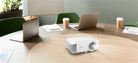 Why Upgrade Your Office Projector to a Smart Projector for Business ...