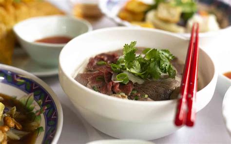 Get Saigon Restaurant delivered to your door with Delivereasy