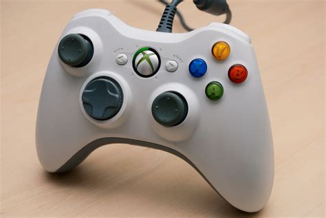 File:Xbox 360 wired controller 1.jpg - Wikimedia Commons