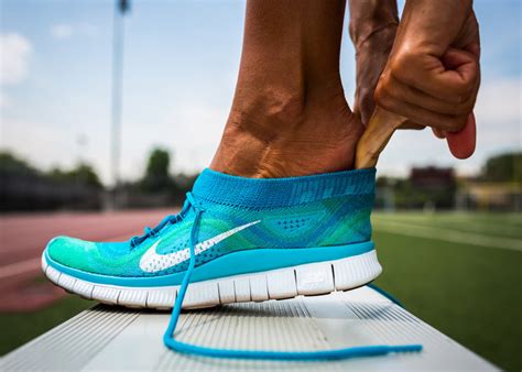 NIKE: free flyknit running shoes