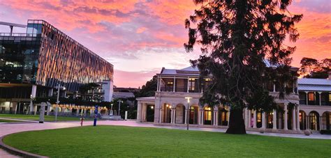 QUT Gardens Point yesterday afternoon : r/brisbane