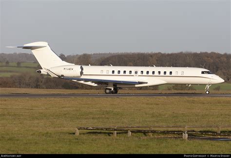 Aircraft Photo of M-LWCW | Bombardier Global 7500 (BD-700-2A12 ...