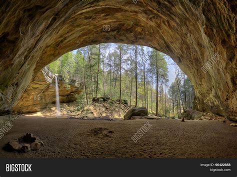 Ash Cave Waterfall Image & Photo (Free Trial) | Bigstock