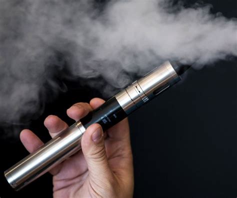 Surgeon General Warns Vaping Poses Serious Risks to Youth | Newsmax.com