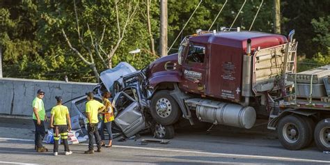 5 Things to Keep in Mind About Semi-Truck Accidents - Halt.org