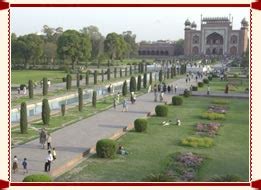 Taj Mahal Garden - Taj Gardens - Garden of Taj Mahal - Charbagh Garden ...