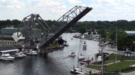 Ashtabula Harbor, Lift Bridge Raising - Part 2 of 3 - YouTube