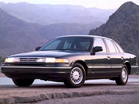 1997 Ford Crown Victoria - Information and photos - MOMENTcar