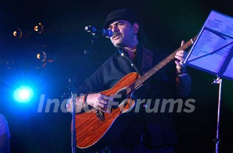 Mohit Chauhan Live at the Qutub Festival,in New Delhi Photo