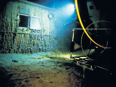 Rare Titanic footage from pioneering 1986 dive reveals glimpses of ...