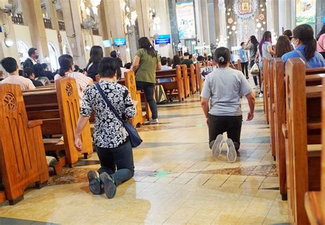 Kneeling Prayer | Photos | Philippine News Agency