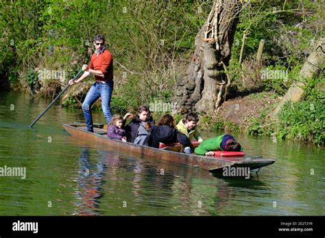 Punting on the River Cherwell at Oxford Stock Photo - Alamy