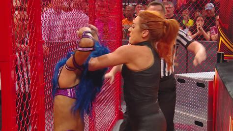 Raw Women’s Champion Becky Lynch def. Sasha Banks (Hell in a Cell Match) | FOX Sports