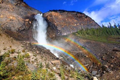 Takakkaw Falls in Yoho • A Guide to Visiting