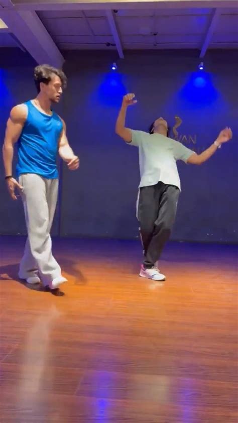 Tiger shroff dance March 2021 [Video] | Dance music, Cute couple ...