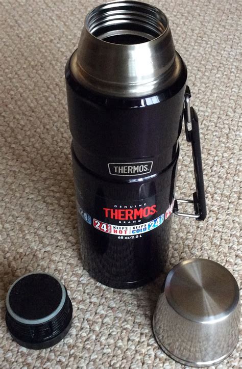 Thermos Vacuum Insulated Beverage Bottle 68 Ounce Review | Tom's Tek Stop