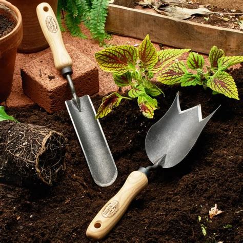 Dutch Garden Hand Trowels | Garden plant pots, Dutch gardens, Hand trowel