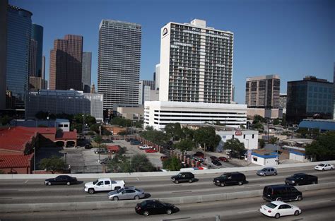 Abandoned Downtown Houston hotel makes another run at new life