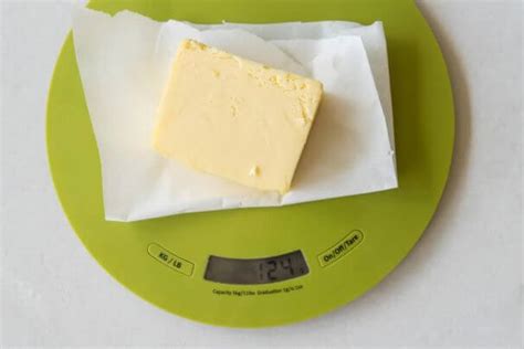 How To Use A Kitchen Scale For Baking - Your Kitchen Precision