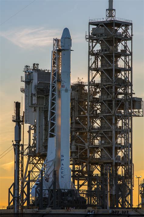 SpaceX Plans to Launch Cargo Mission Saturday Despite Rocket Leak | Space