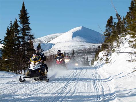 Snowmobile Gaspe Quebec Canada Tour / Intrepid Snowmobiler