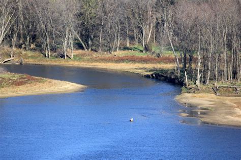 Tributary entering the Mississippi at Bellevue State Park, Iowa image - Free stock photo ...