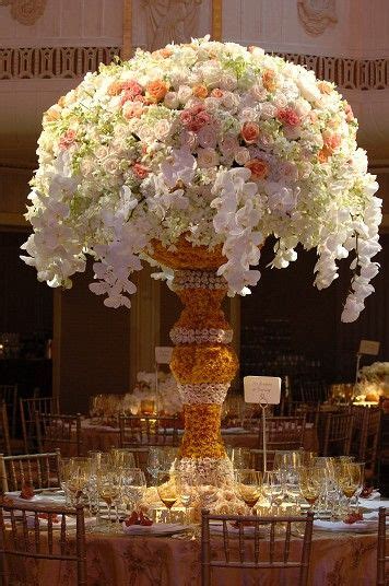 Even the vase is covered with flowers at this event. Preston Bailey, Table Centerpieces, Table ...