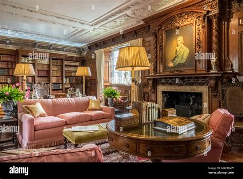 Hever castle interior hi-res stock photography and images - Alamy