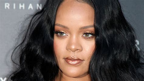 Rihanna's Ice Cream Collab Births A New Flavor Ahead Of Her Super Bowl ...