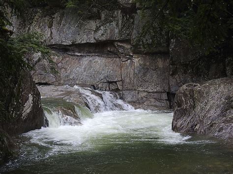 Warren Falls, Vermont - WorldAtlas