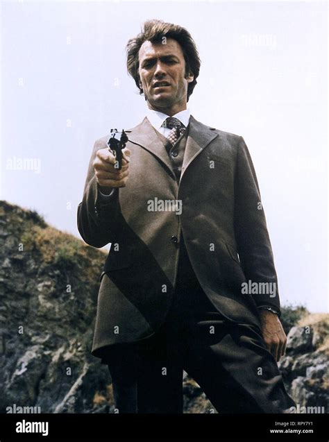 CLINT EASTWOOD, DIRTY HARRY, 1971 Stock Photo - Alamy