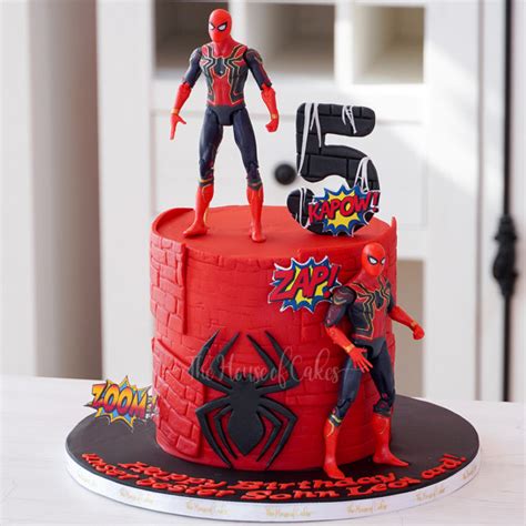 Avengers Cakes Dubai | Superheroes cakes Dubai | Marvel Cake