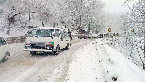 Murree receives 4-inch snowfall in last 24 hours