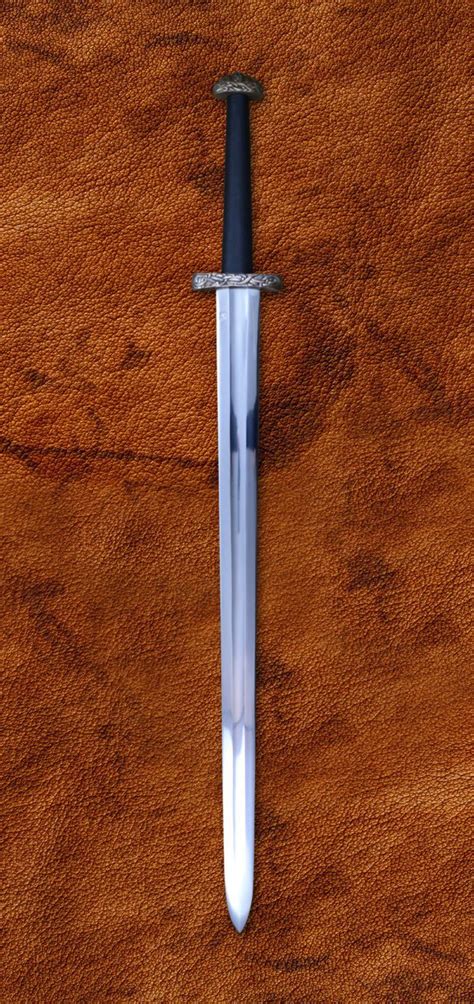 Two Handed Viking Sword | darksword-armory.com