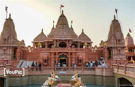 Poicha Swaminarayan Temple, Gujarat by Surendra Mehta on YouPic