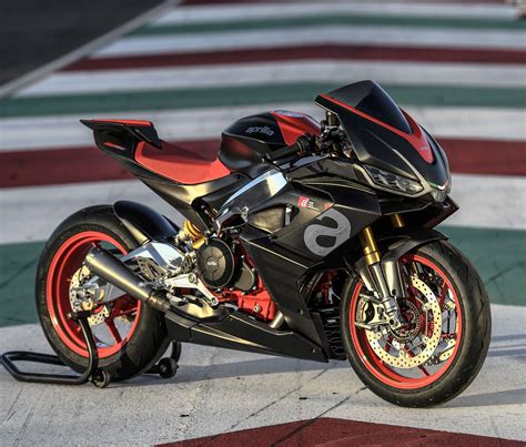 2019 First Look: Aprilia Concept RS 660 | Top Speed