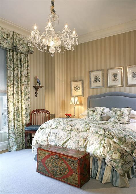 25 Victorian Bedroom Design Ideas - Decoration Love