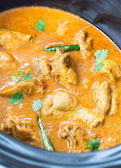 SLOW COOKER COCONUT CHICKEN CURRY - The flavours of kitchen