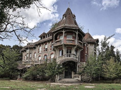 19th Century Abandoned Mansion [2050x1040] : r/AbandonedPorn