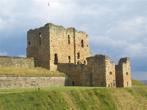 Tynemouth Castle North East England, Tyne And Wear, North Sea, Castles, Notre Dame, Monument ...