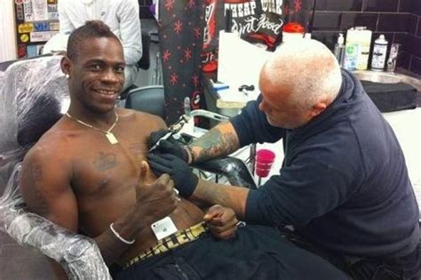 Have You Seen Balotelli's Tattoos? | Soccer Laduma