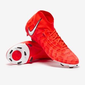 Nike Phantom Luna Football Boots | Pro:Direct Soccer