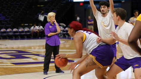 Kim Mulkey talks season prep and practice video | TigerBait.com