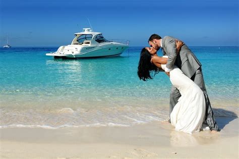 Your Pocket Guide To A Honeymoon In Cayman Islands