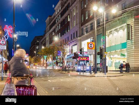 Leeds city centre at night hi-res stock photography and images - Alamy