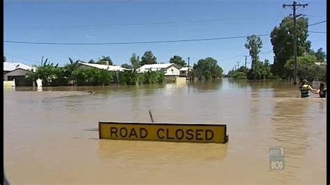 Floods continue to inundate Qld communities - ABC News