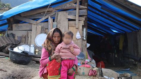 A warm response helps survivors of Nepal earthquake - Tearfund